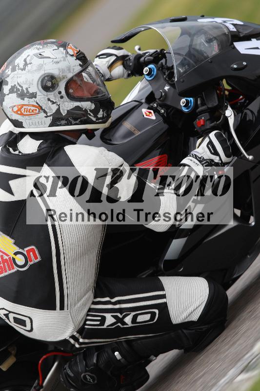 Archiv-2022/13 25.04.2022 Plüss Moto Sport ADR/Freies Fahren/backside
